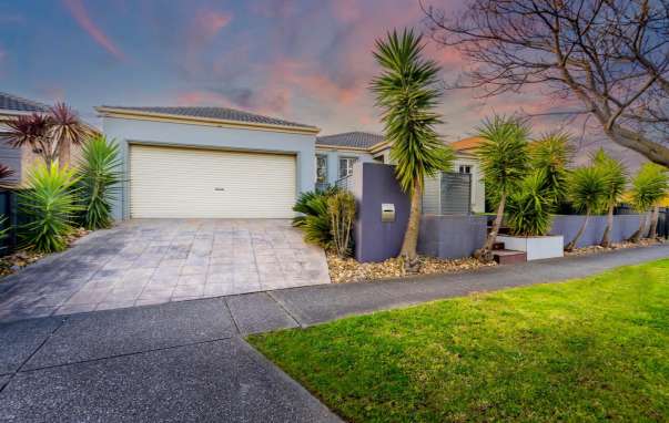 13 Hammerwood Avenue, Derrimut, VIC, Derrimut - Image 1