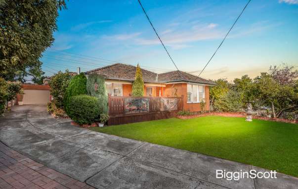 10 Risdon Drive, Notting Hill, VIC, Notting Hill - Image 1