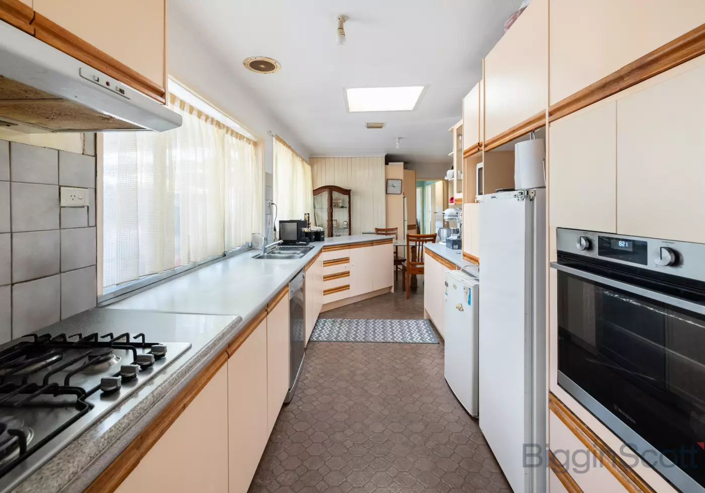 11 Croydon Avenue, Deer Park, VIC, Deer Park - Thumbnail 2