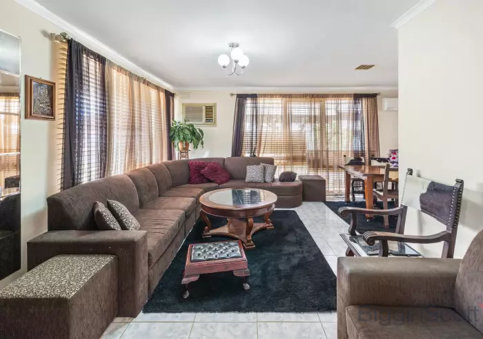 11 Croydon Avenue, Deer Park, VIC, Deer Park - Thumbnail 3
