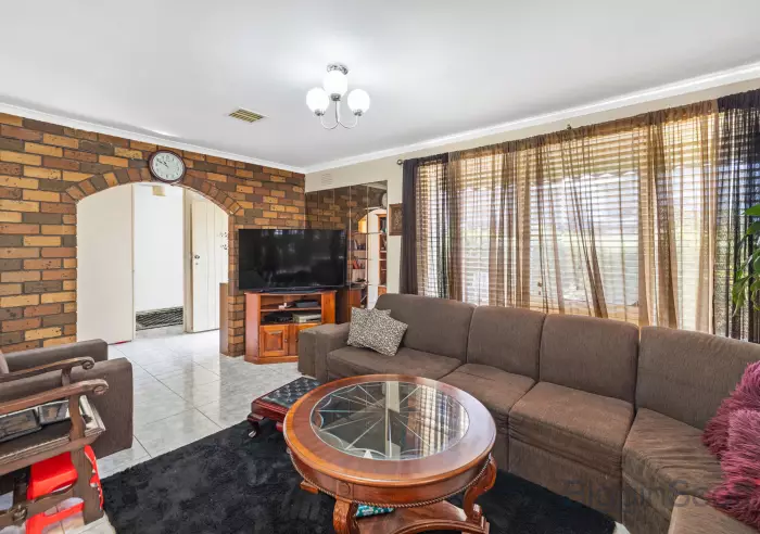 11 Croydon Avenue, Deer Park, VIC, Deer Park - Thumbnail 5