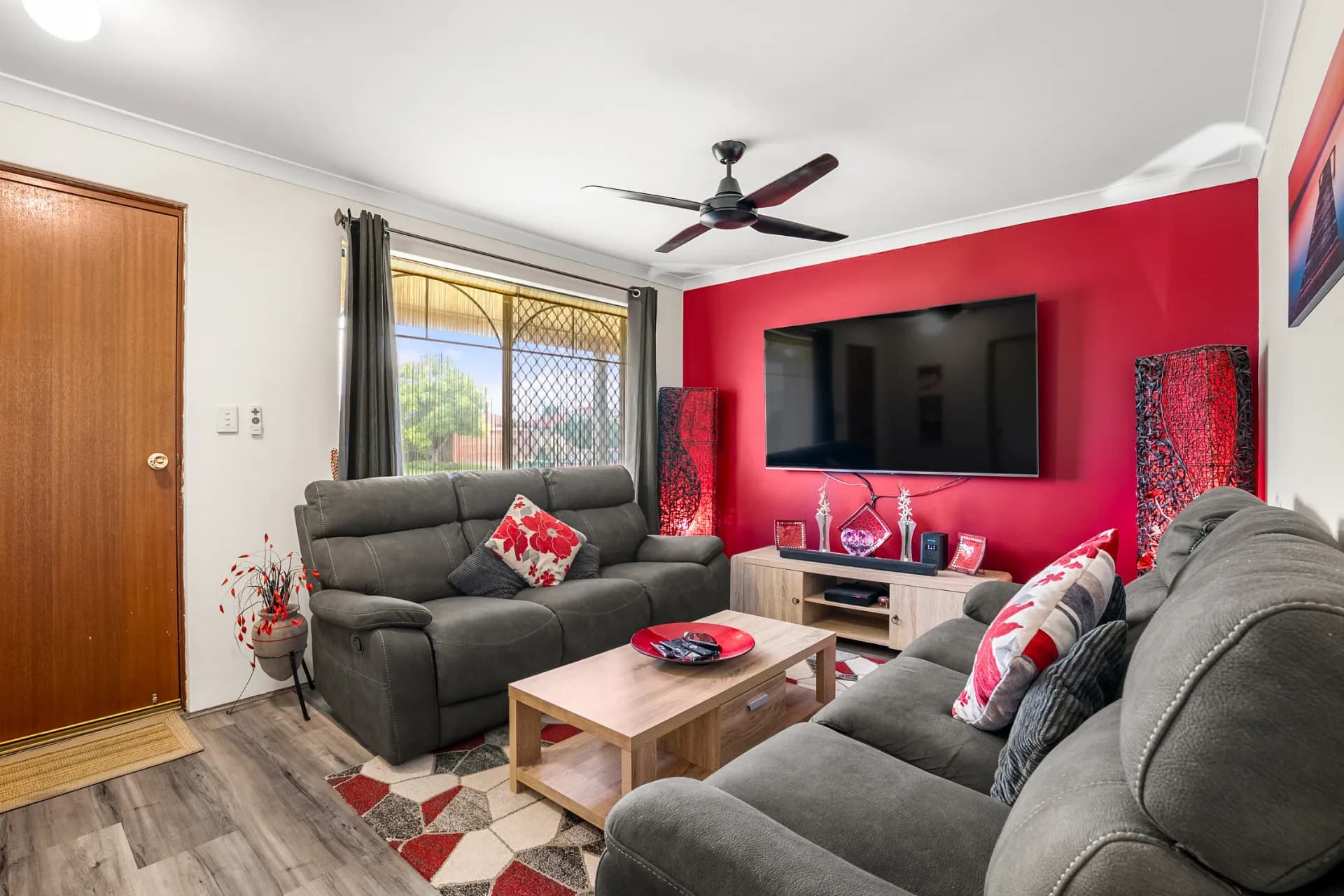 63 Fairview Drive, Waikiki - Thumbnail 2