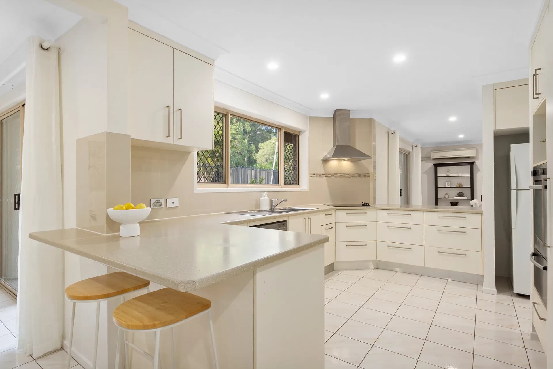 16 Danaher Drive, Rochedale South - Thumbnail 2
