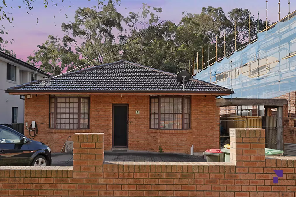 5 Drew Street, Greenacre - Image 1