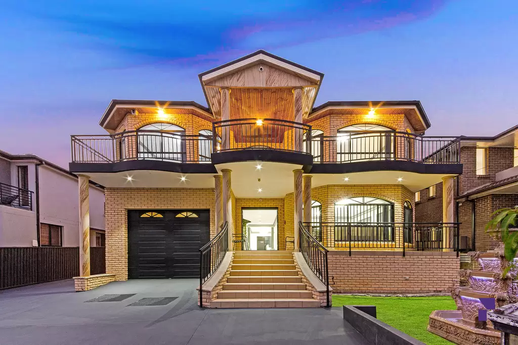 12 Campbell Hill Road, Guildford - Image 1