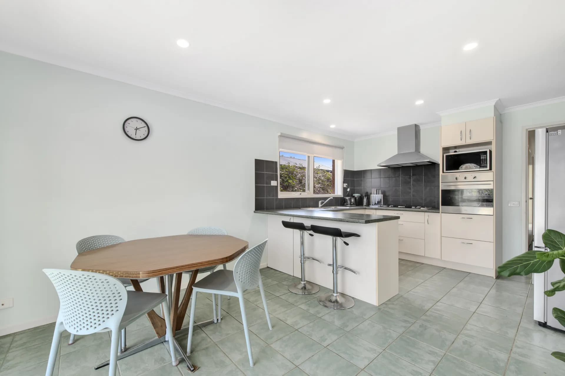 6 Watson Avenue, Dromana - Thumbnail 2