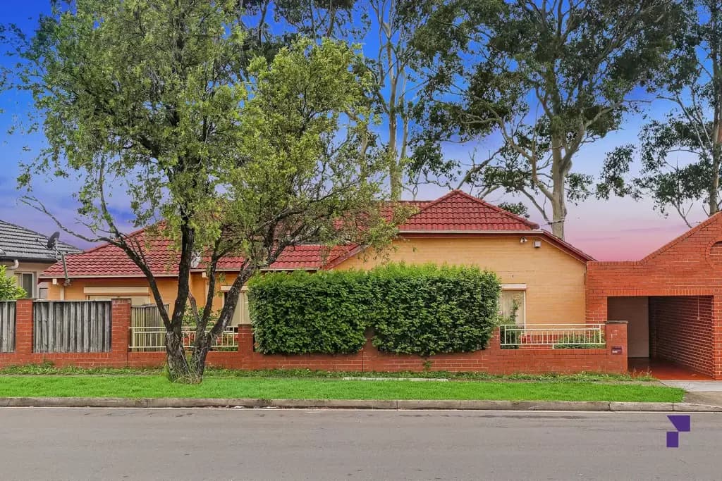 3/139 Wangee Road, Greenacre - Image 1