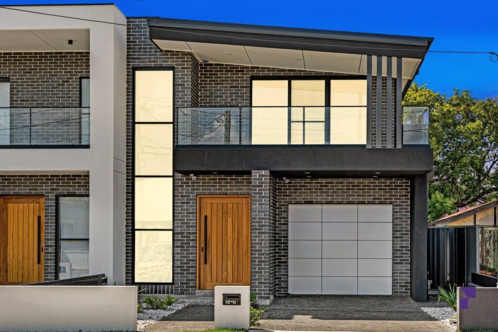 12B Draper Avenue, Roselands - Image 1