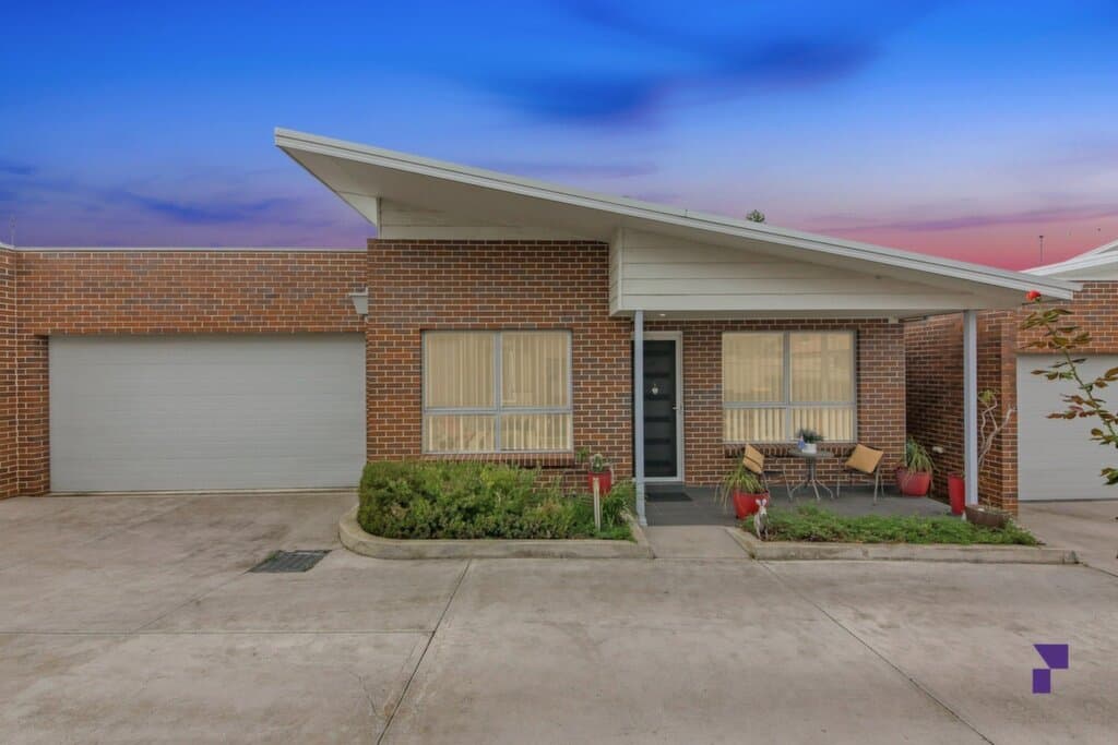 4/133 Birdwood Road, Georges Hall - Image 1