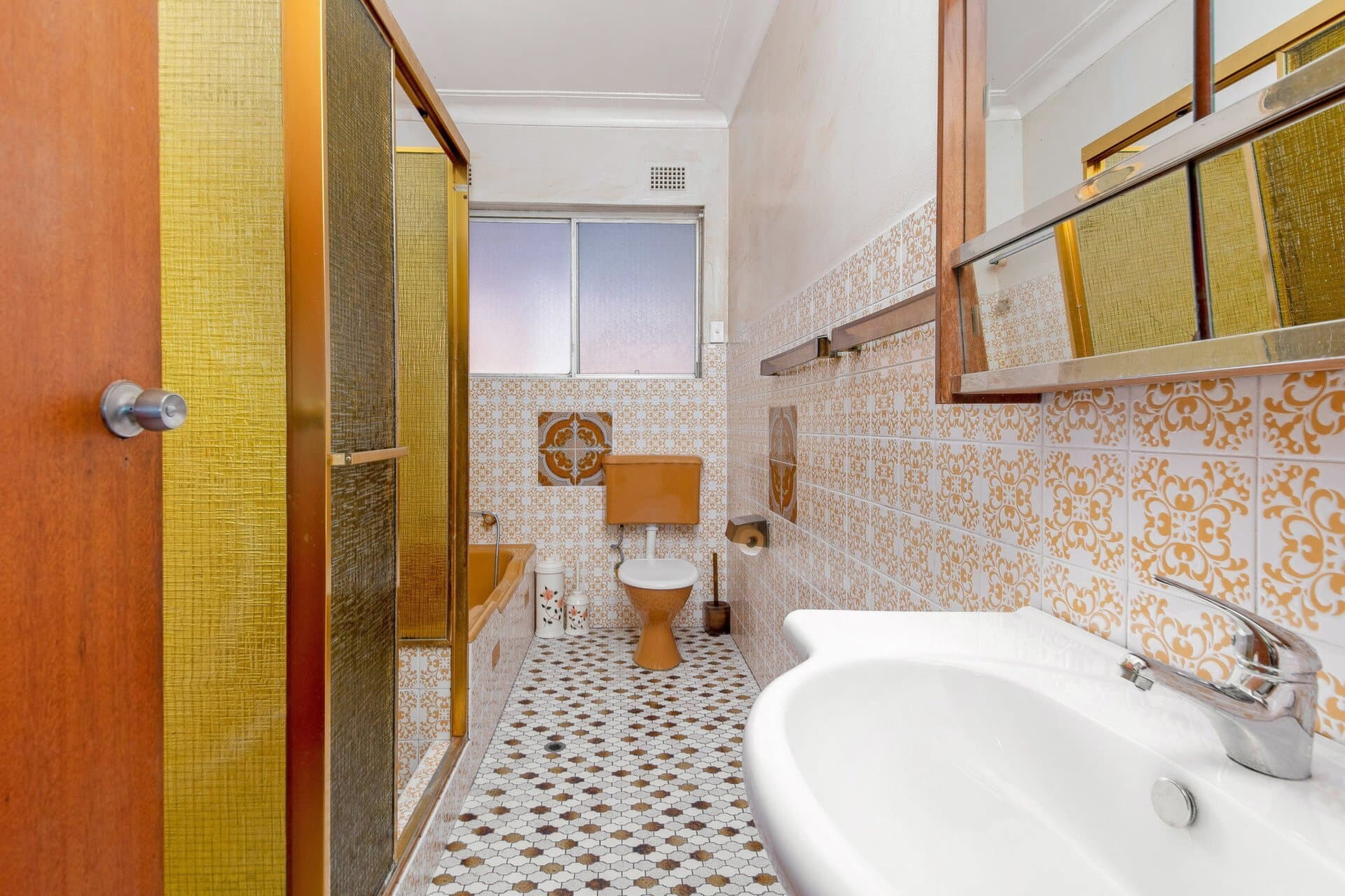 1 Chiswick Road, Greenacre - Thumbnail 7