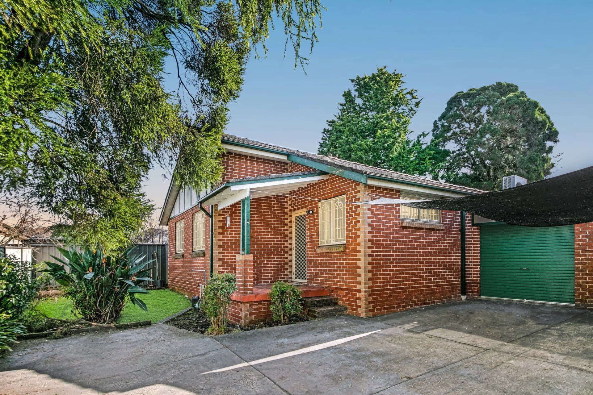 4/330 Roberts Road, Greenacre - Image 1