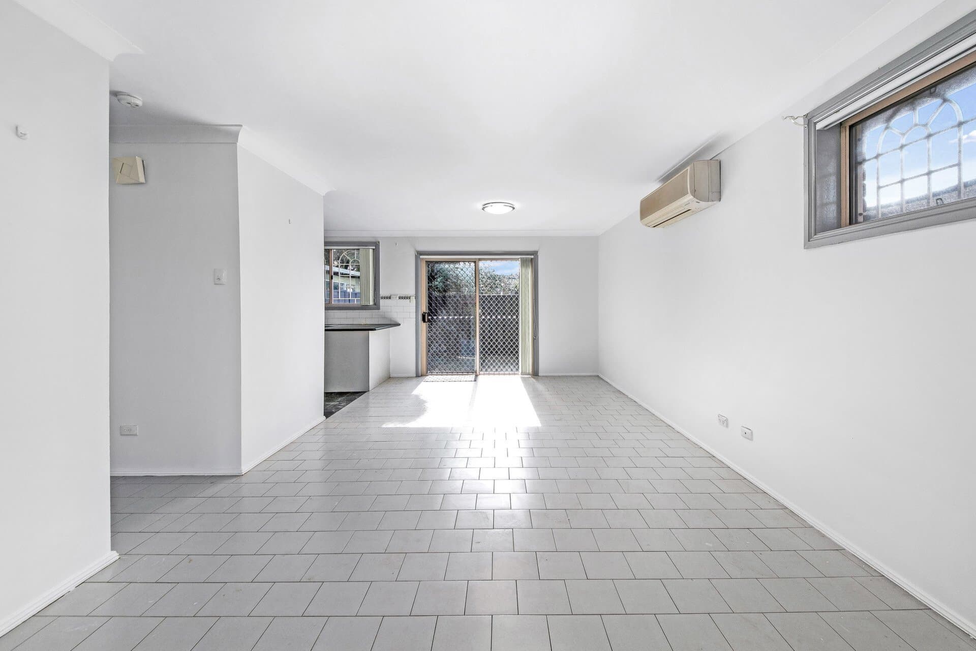 4/330 Roberts Road, Greenacre - Thumbnail 4