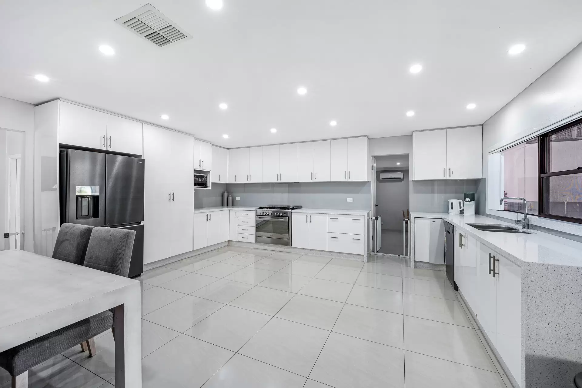 73 Stoddart Street, Roselands - Thumbnail 5