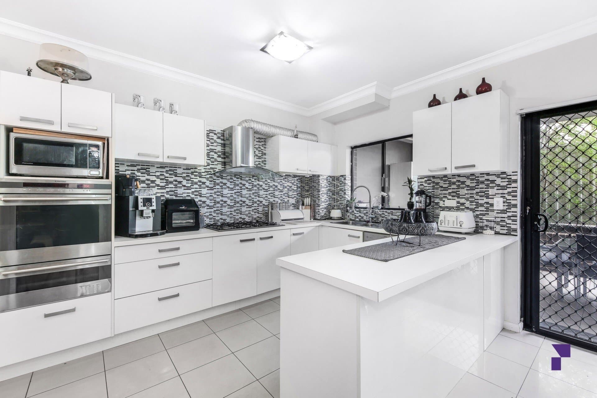 2/16 Boronia Road, Greenacre - Thumbnail 2