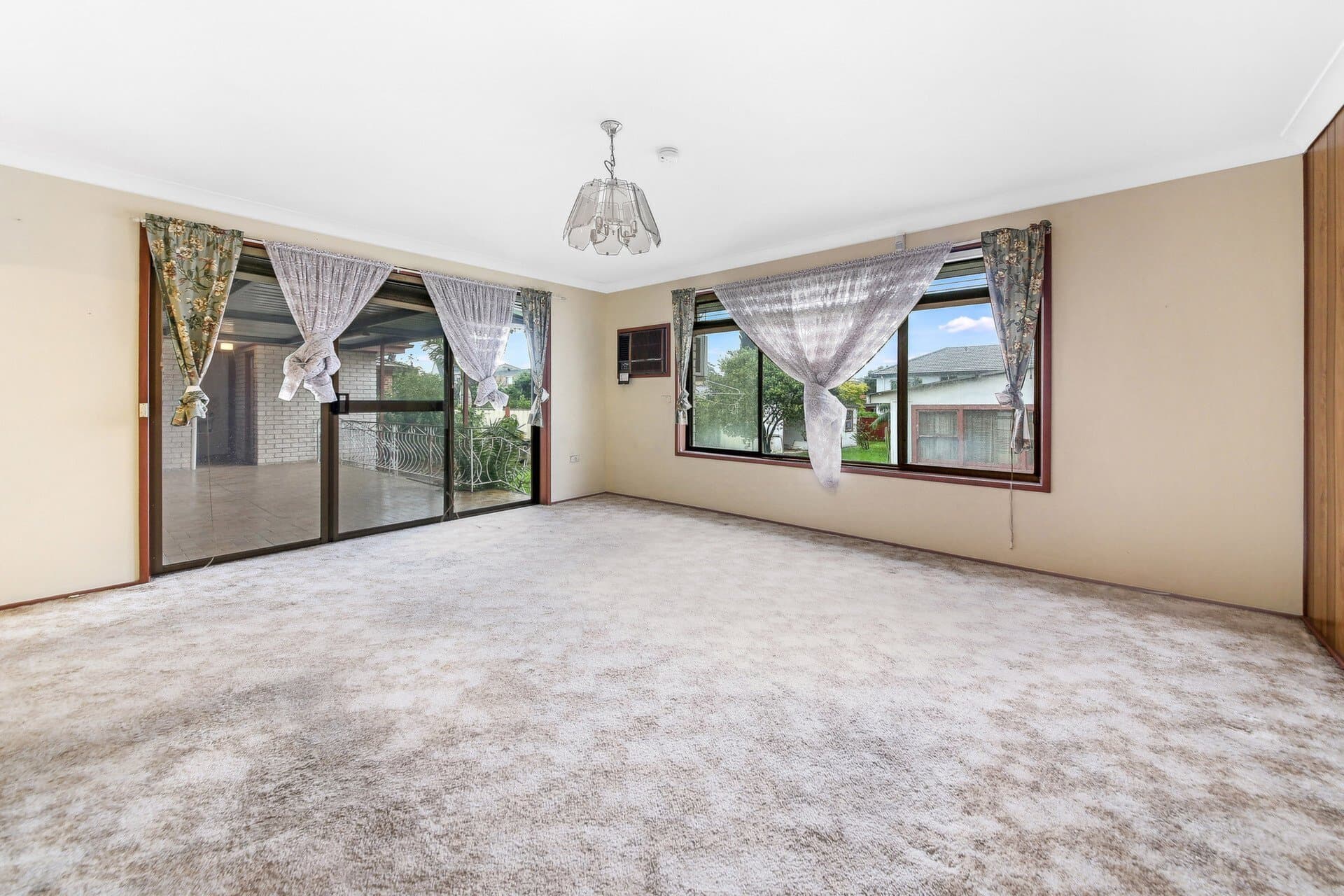 129 Banksia Road, Greenacre - Thumbnail 4