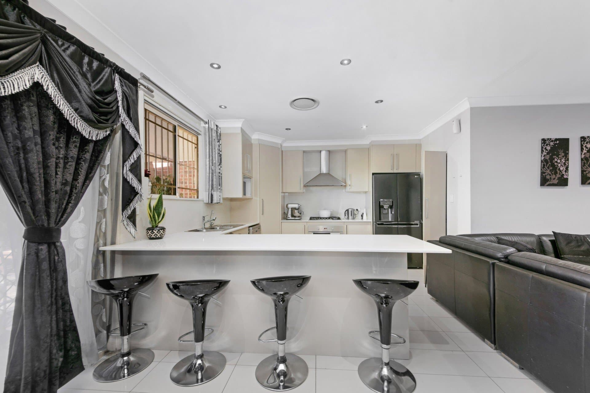 7/9 Chiswick Road, Greenacre - Thumbnail 3