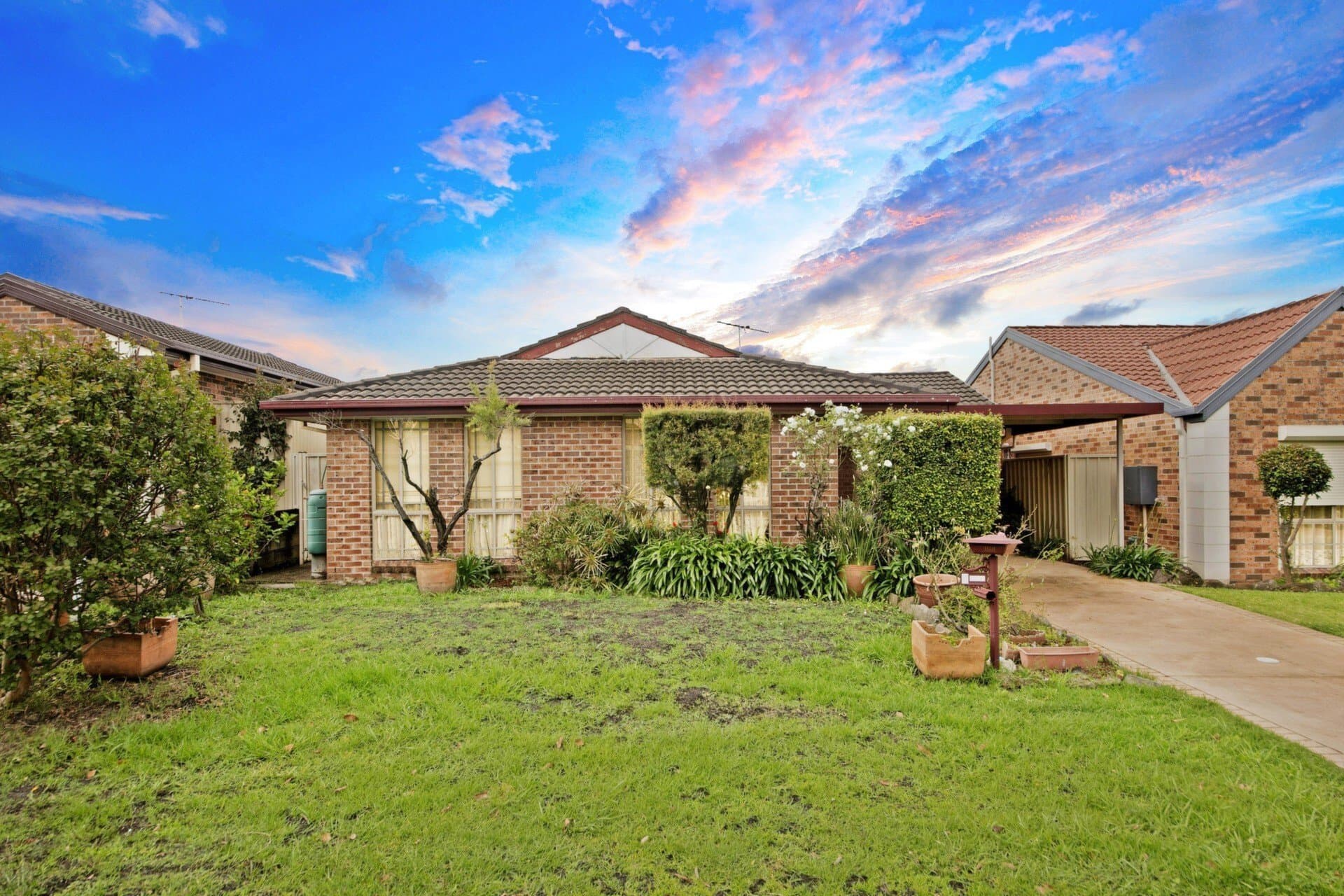 6  Ironbark Grove, Greenacre - Image 1