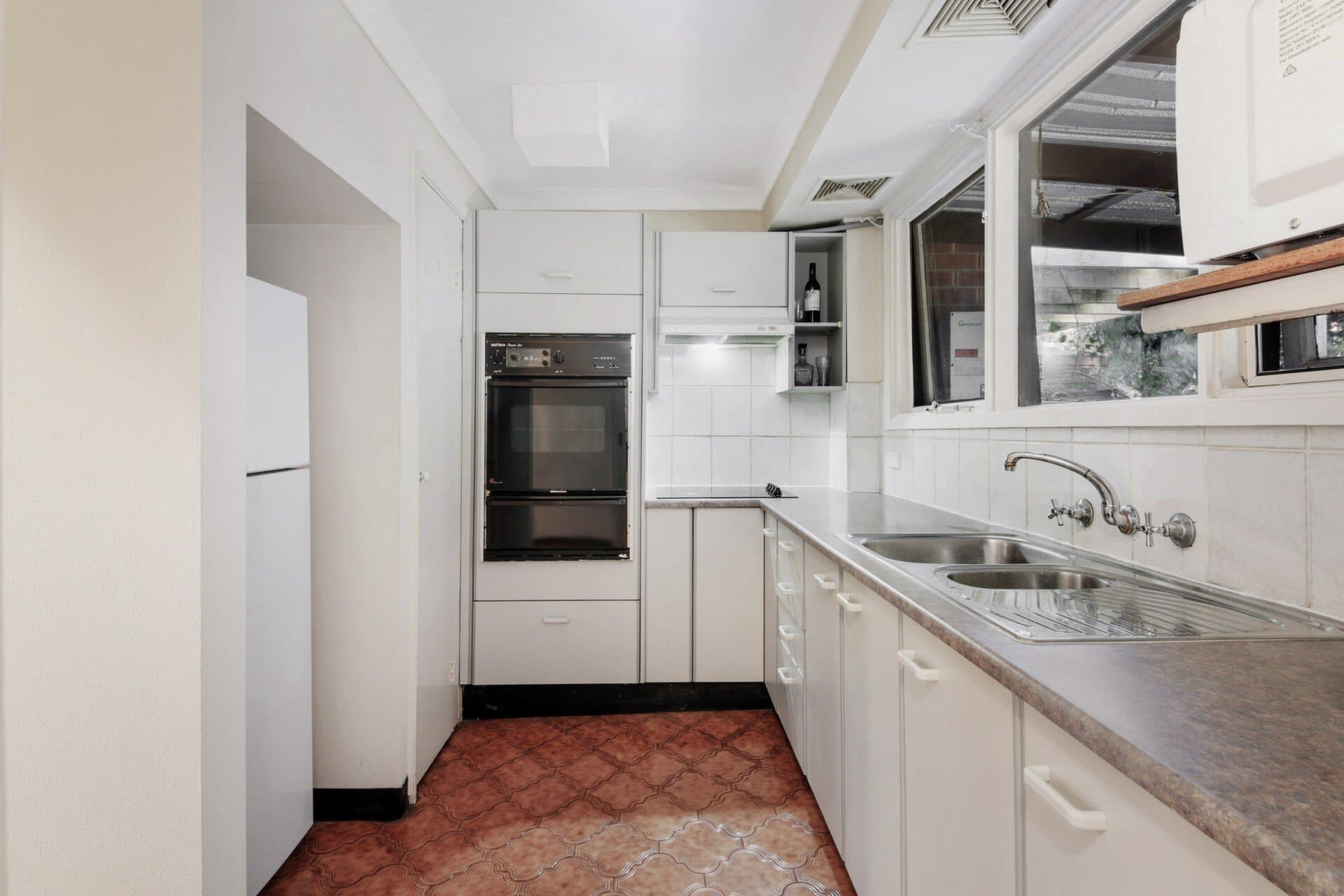 11/8A Chiswick Road, Greenacre - Thumbnail 3