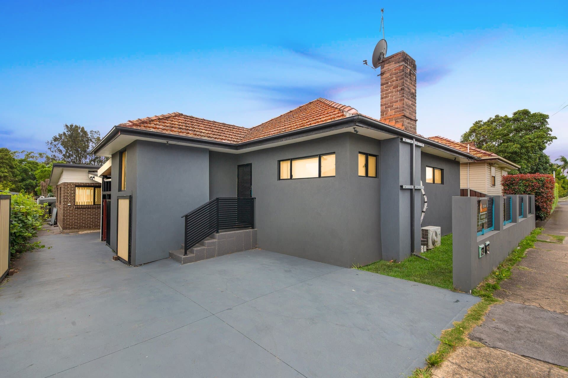 121 Juno Parade, Greenacre - Image 1