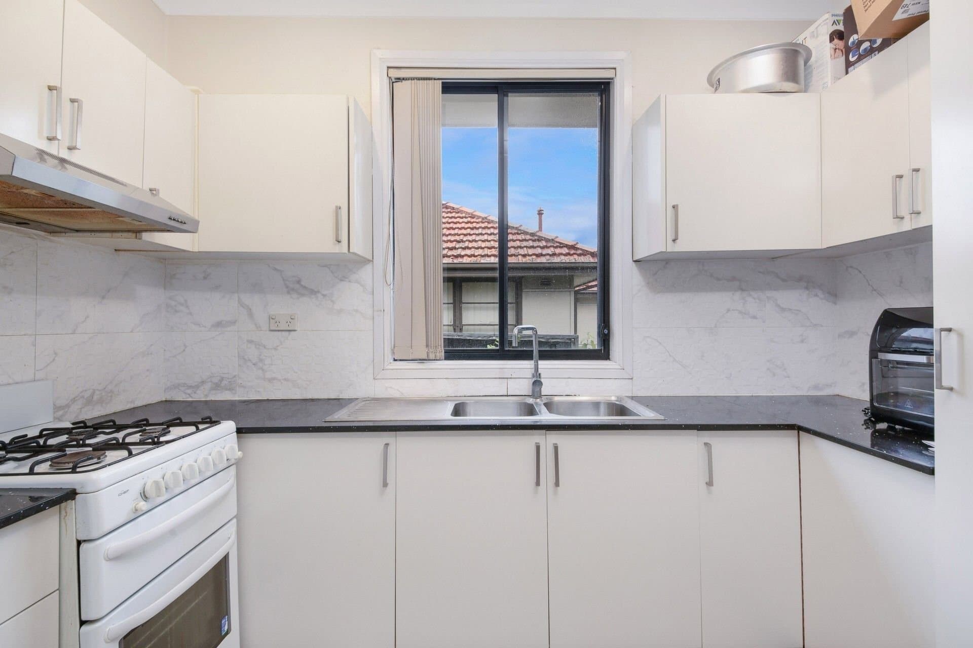121 Juno Parade, Greenacre - Thumbnail 2