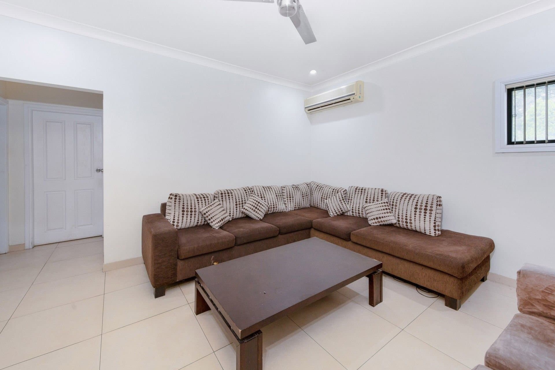 121 Juno Parade, Greenacre - Thumbnail 3