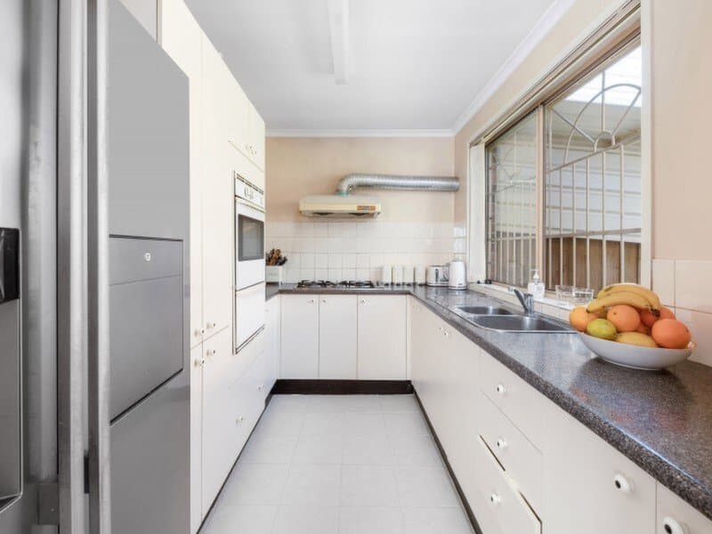 13/8-10 Watergum Way, Greenacre - Thumbnail 2