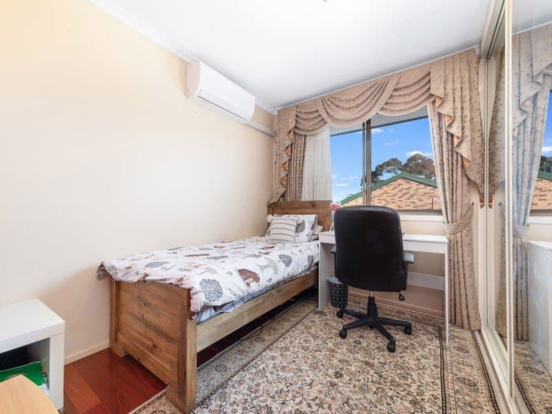 13/8-10 Watergum Way, Greenacre - Thumbnail 4