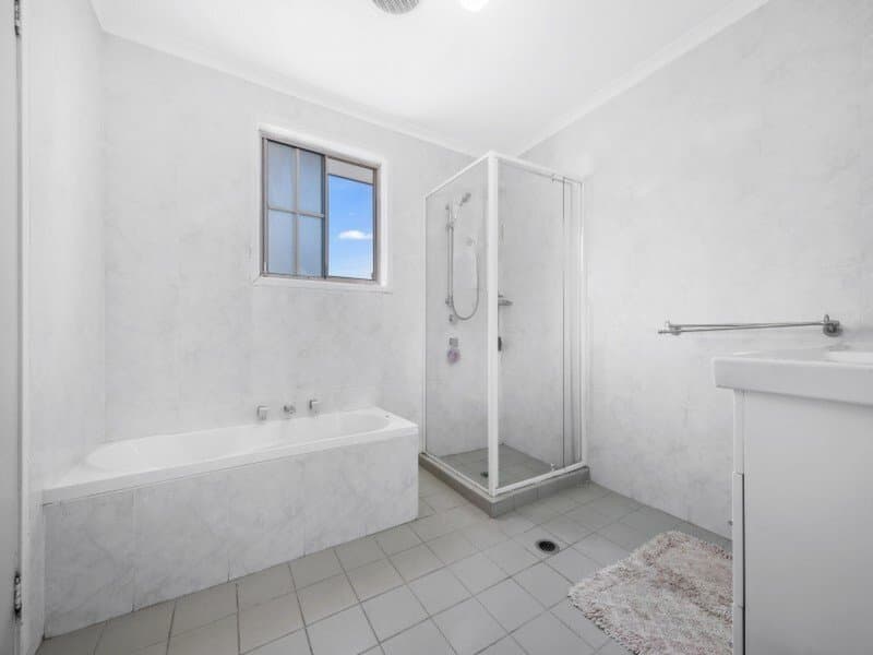 13/8-10 Watergum Way, Greenacre - Thumbnail 7