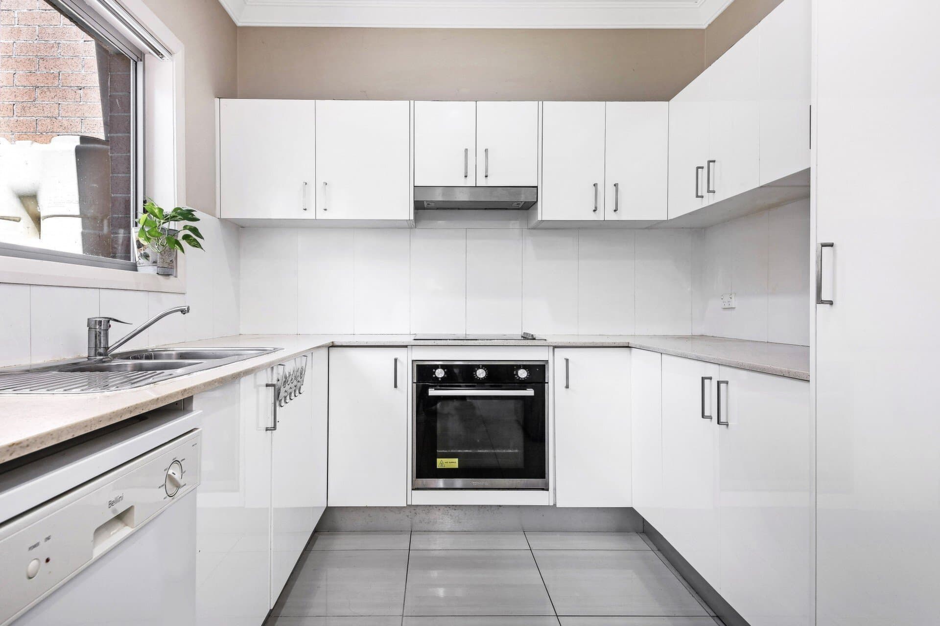 6/30 Chiswick Road, Greenacre - Thumbnail 2