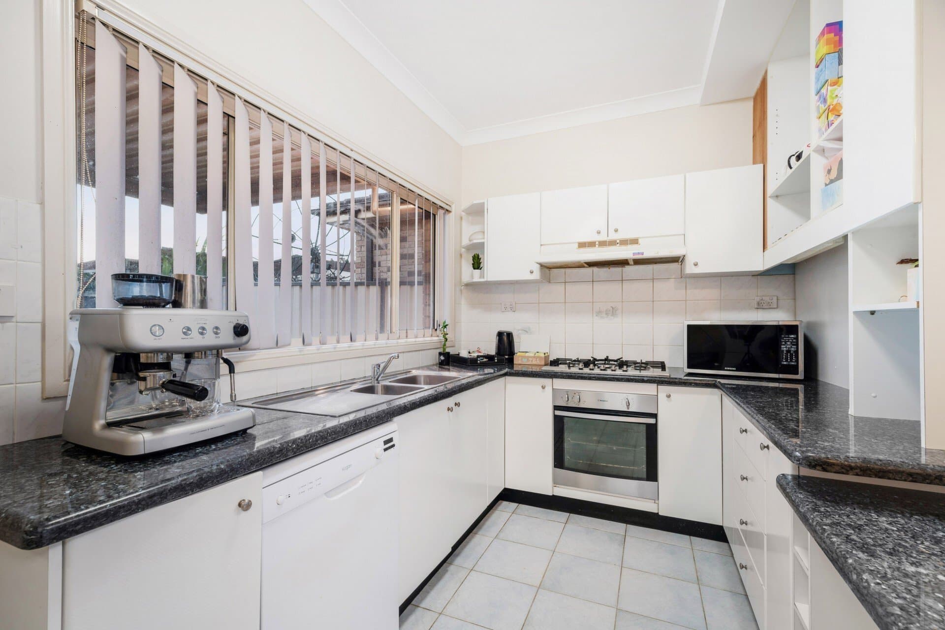 5/46-48 Old Kent Road, Greenacre - Thumbnail 2