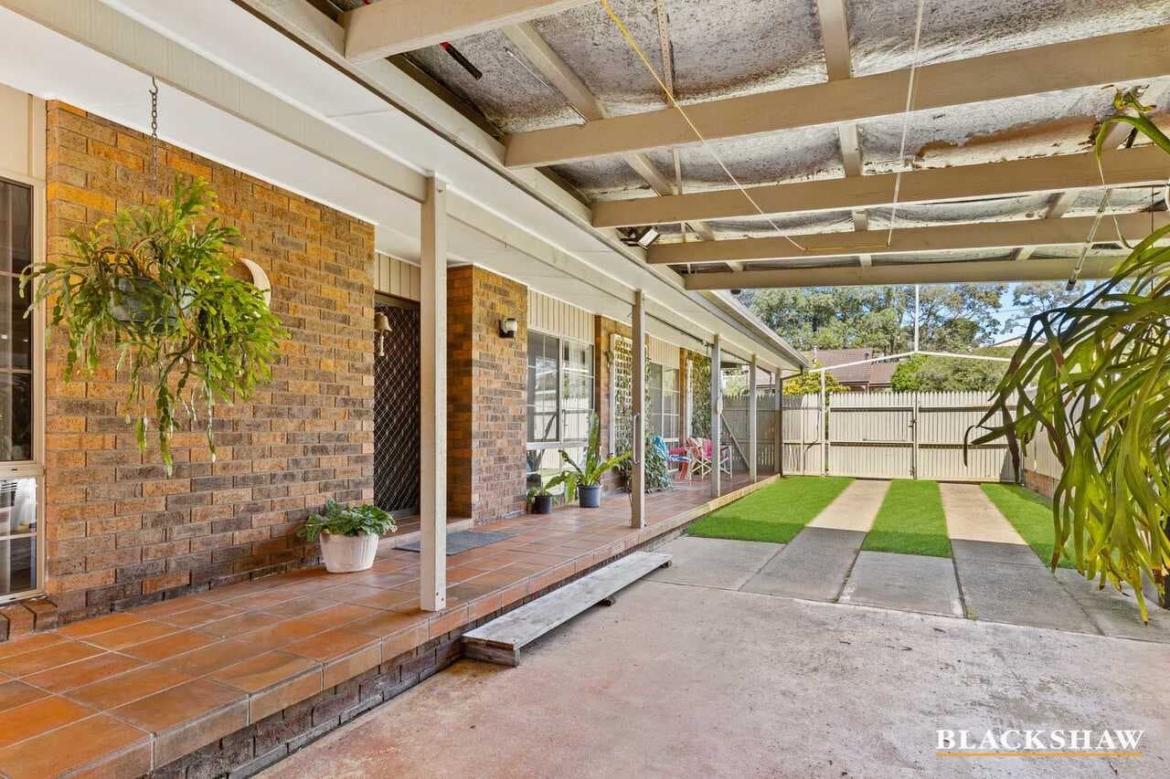 11 Christopher Crescent, Batehaven, Batehaven - Thumbnail 2
