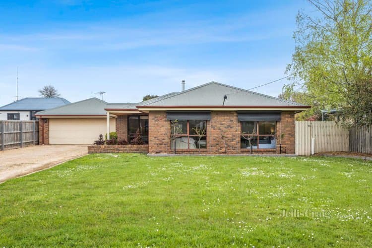 11 Howey Street, Gisborne, Gisborne - Image 1