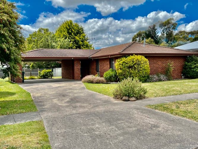 5 Blair Drive, Kyneton, Kyneton - Image 1