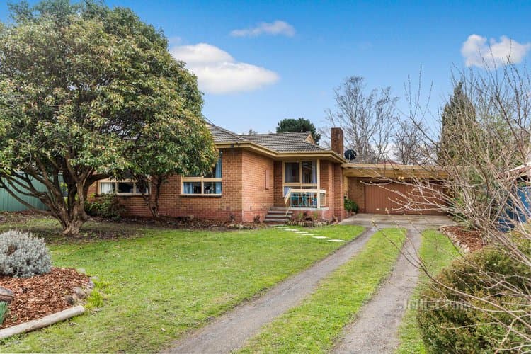 17 Rodney Drive, Woodend, Woodend - Image 1