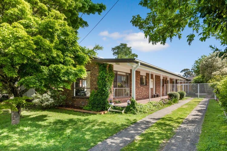9 Rodney Drive, Woodend, Woodend - Image 1