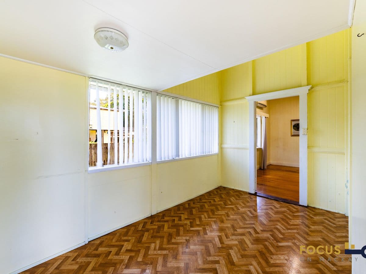 24 Leslie Street, Sarina, Sarina - Thumbnail 4