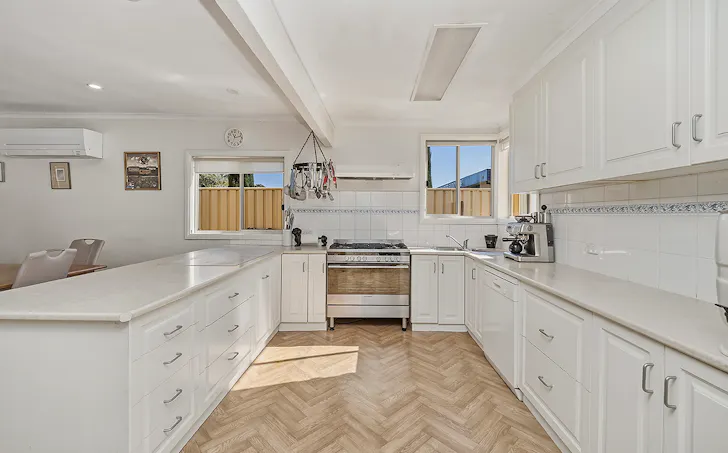 212 Coleraine Road, Hamilton, VIC, 3300, Hamilton - Thumbnail 2