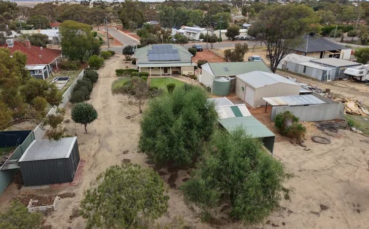 35 Jennaberring Road, Quairading, WA, 6383, Quairading - Thumbnail 3