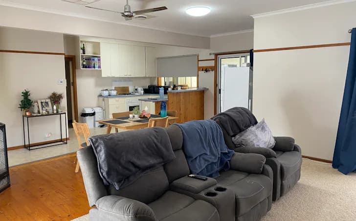 8 Alamein Avenue, Warracknabeal, VIC, 3393, Warracknabeal - Thumbnail 2