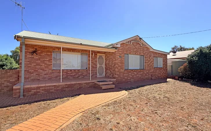 1 Linsley Street, Cobar, NSW, 2835, Cobar - Thumbnail 2
