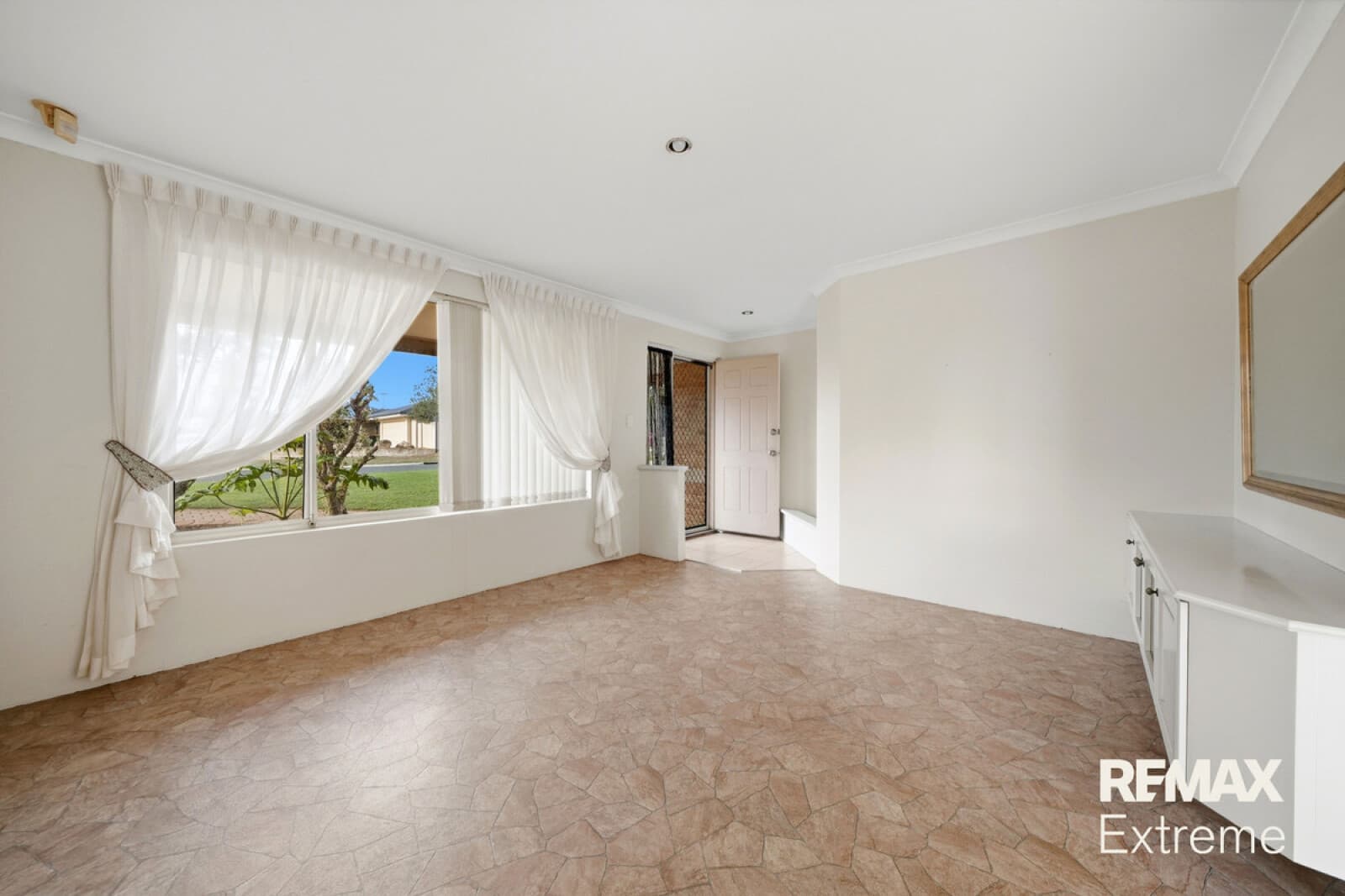 18 Banfield Grove Clarkson WA 6030, Clarkson - Thumbnail 3