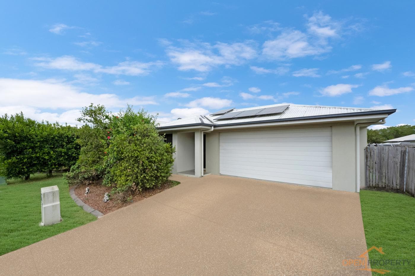 24 Lansing Street, Mount Louisa, Mount Louisa - Image 1