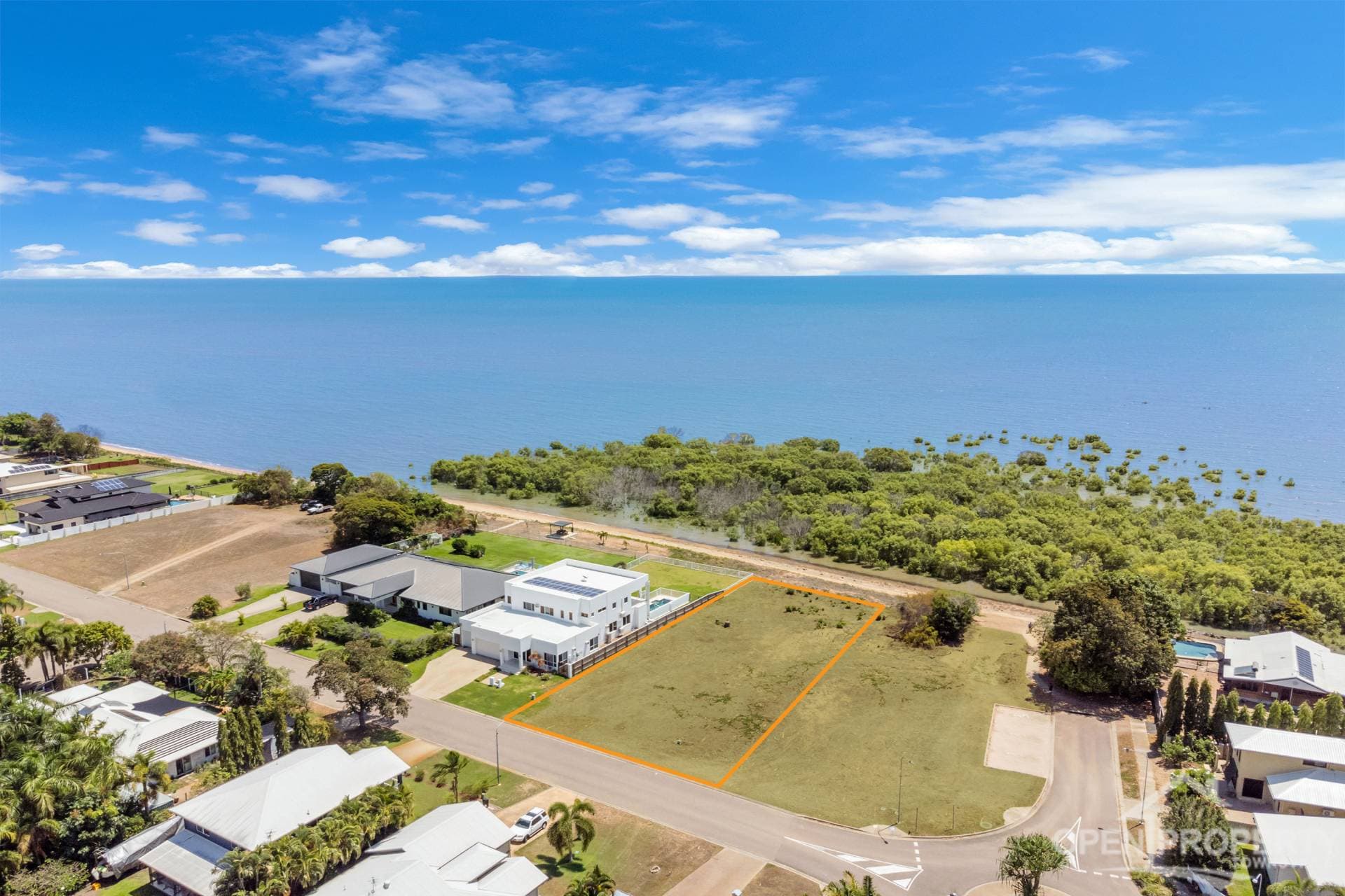 6 Waterview Dr, Bushland Beach QLD, Bushland Beach - Thumbnail 2