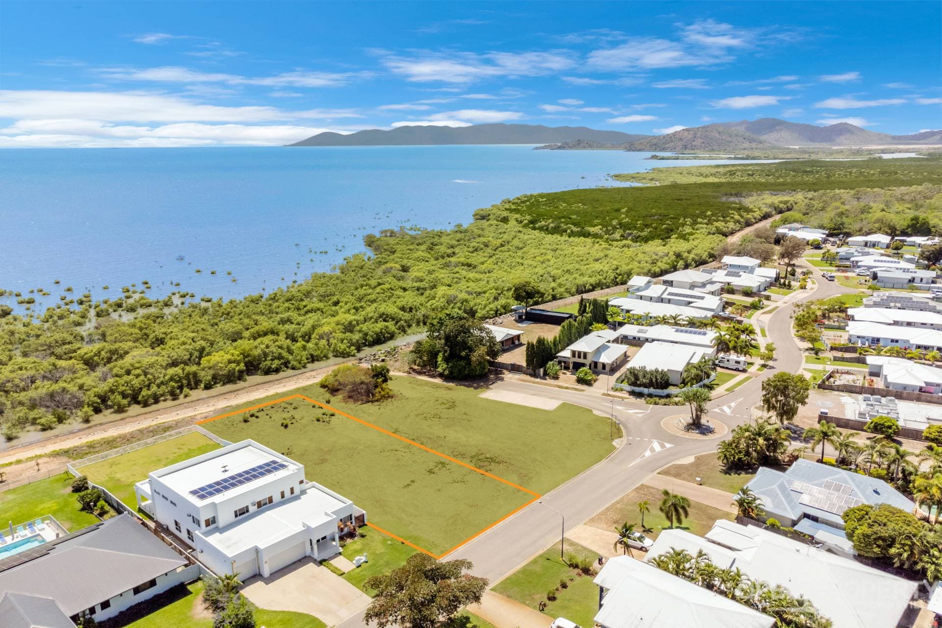 6 Waterview Dr, Bushland Beach QLD, Bushland Beach - Thumbnail 4