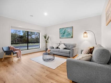 5 Pierbrook Avenue, Manor Lakes - Thumbnail 2