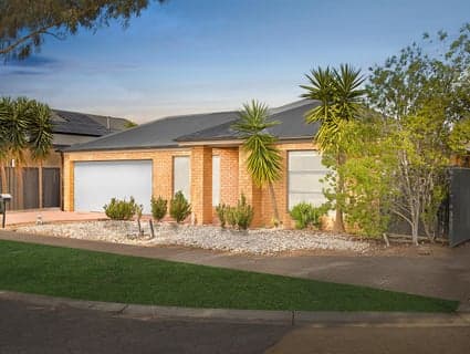 27 Bungalook Street, Manor Lakes - Thumbnail 3