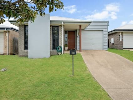 20 Petrel Street, Kirkwood - Image 1