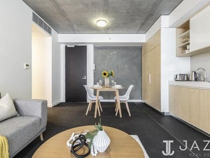 307/33 Claremont Street, South Yarra - Thumbnail 2