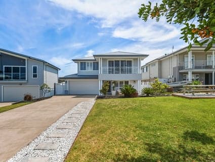 36 Sunnyspot Boulevard, Catherine Hill Bay - Thumbnail 2