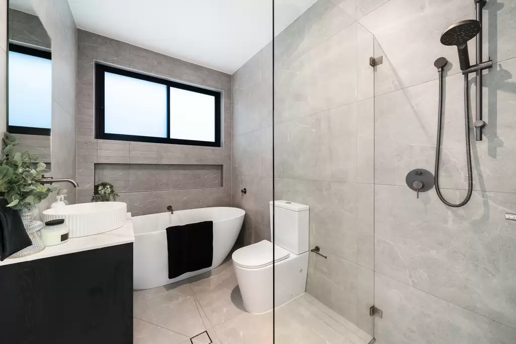 132 Birdwood Road, Georges Hall, Georges Hall - Thumbnail 6